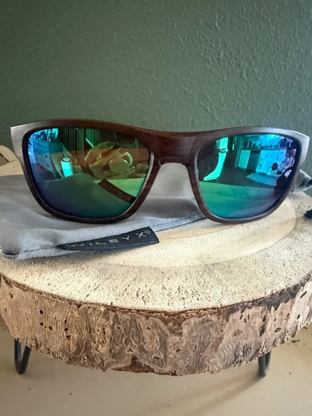 Wiley X Ovation Polarized sunglasses. - Picture 3 of 6